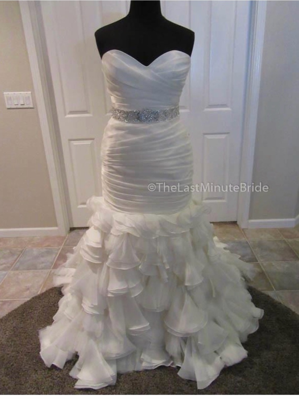 Maggie Sottero Divina (V7153BR) ) Wedding Gown White Size 8
